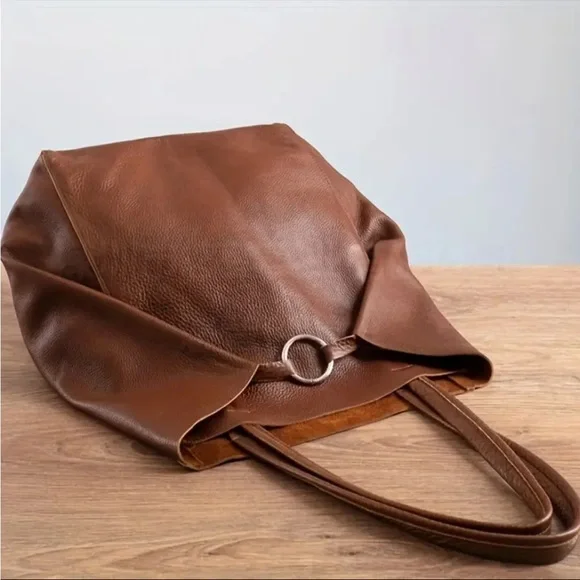 New, vintage style, leather, sling bag. - Picture 3 of 6